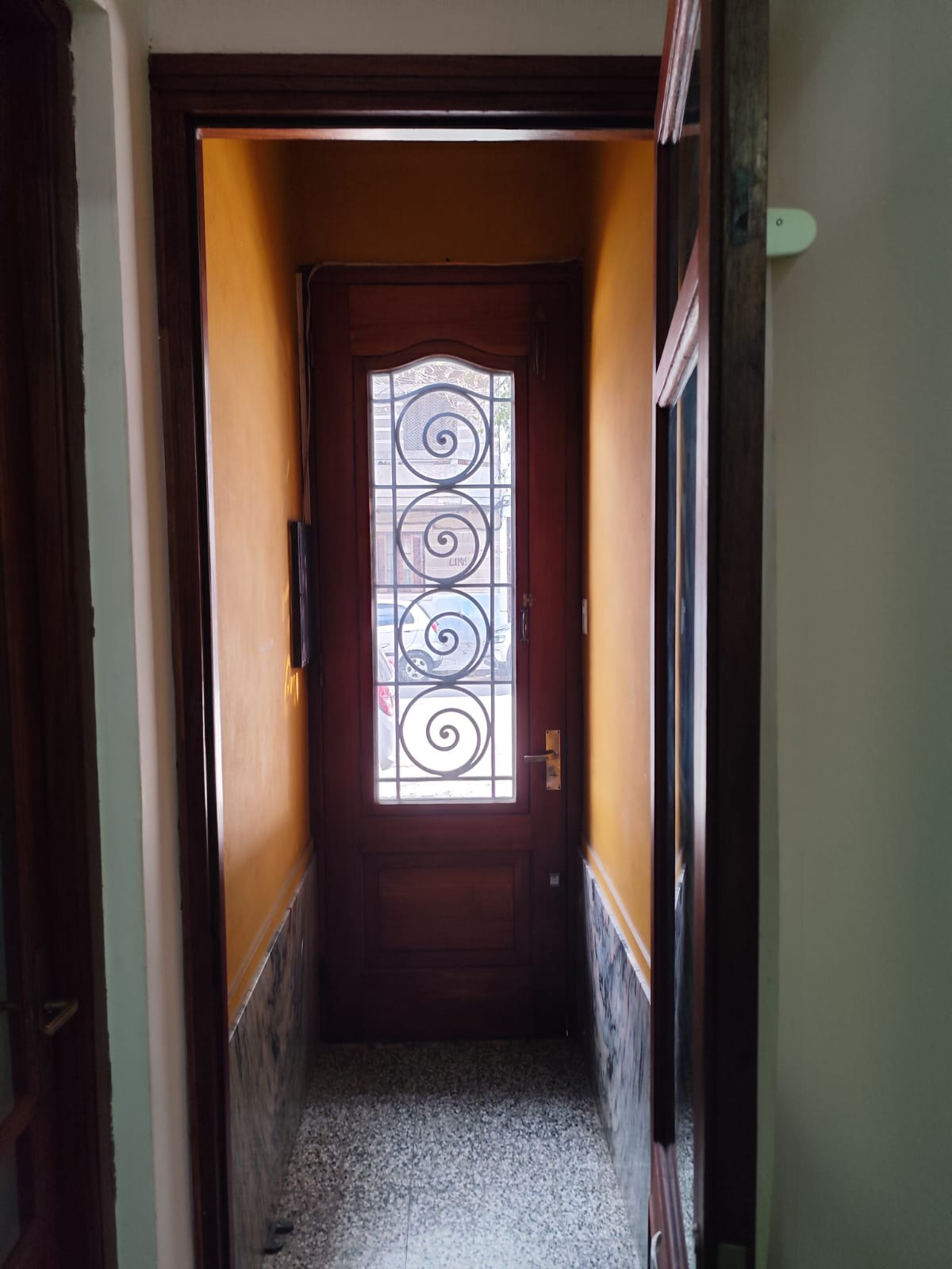 Casa en Venta Zona Rivera y Bvar Artigas.Amplia. 